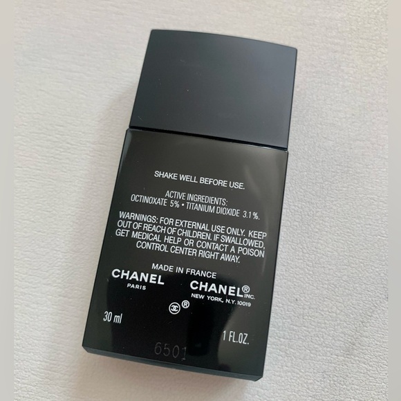 NIB Chanel Le Tient Velvet Blurring Smooth Effect Foundation - BR42 - Picture 5 of 8